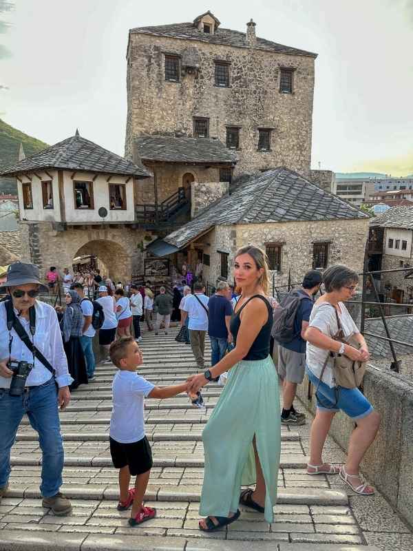 Mostar suché mákové palice v pytli